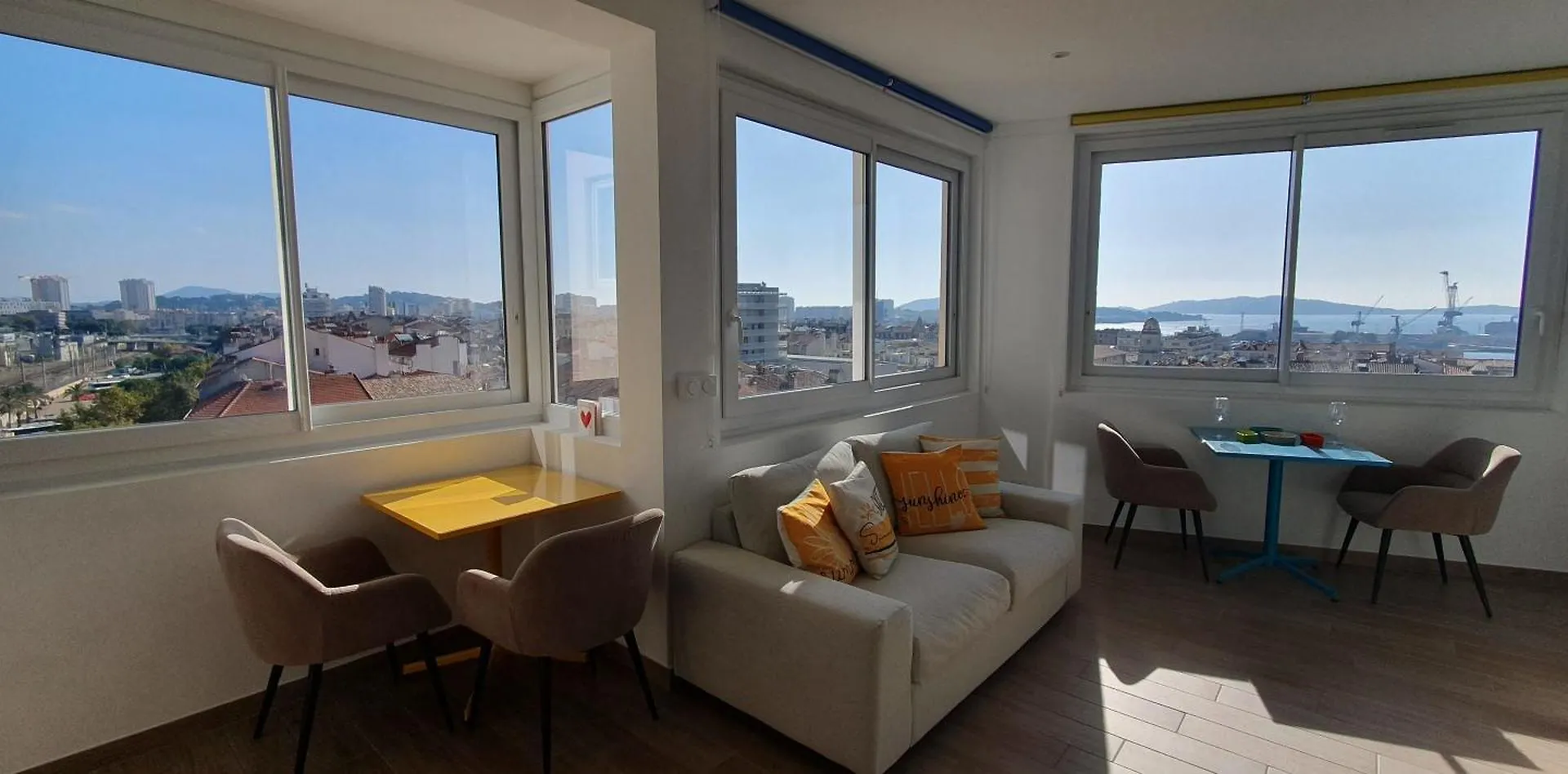 Apartment Panoramic Sea View, Walk To Train Station And Port - Vue Mer Panoramique, Gare Et Port A Pied