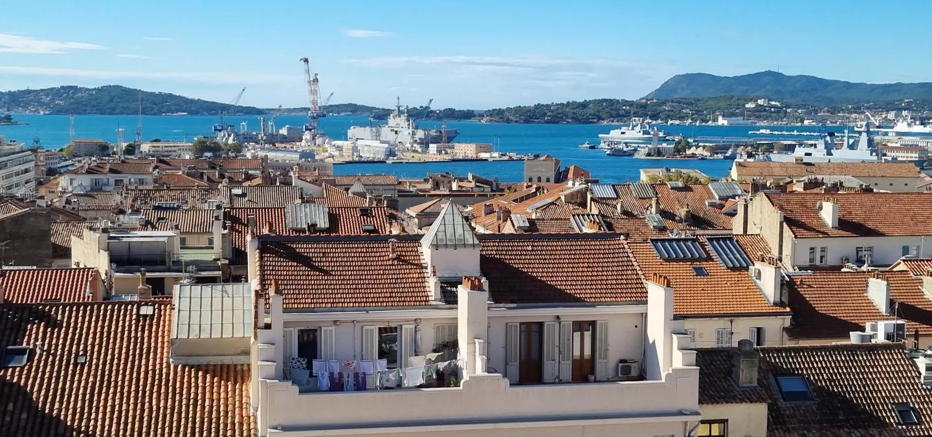 Panoramic Sea View, Walk To Train Station And Port - Vue Mer Panoramique, Gare Et Port A Pied Apartment Toulon